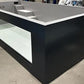 Piscina em polipropileno com as dimensões de 6,5 m x 2,5 m e janela com 4 m de largura.