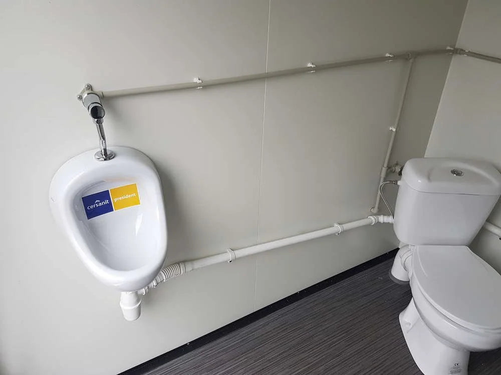 Reboque sanitário com casa de banho dupla 3,50x2m 750kg