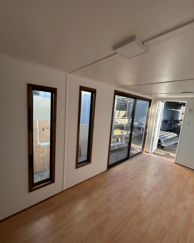Contentor de escritório 6x2,42 m - 15 m² (Ref: 20123)