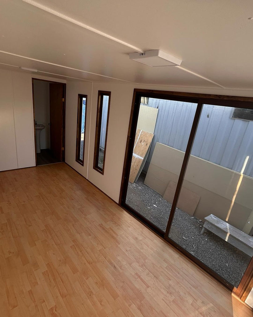 Contentor de escritório 6x2,42 m - 15 m² (Ref: 20123)