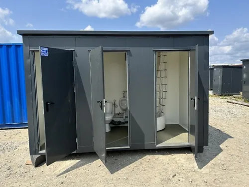 Contentor sanitário com 3 cabines (Ref: S2107)