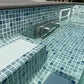 Piscina contentor de 20 pés, cinzento antracite, com função de natação contra correntes.